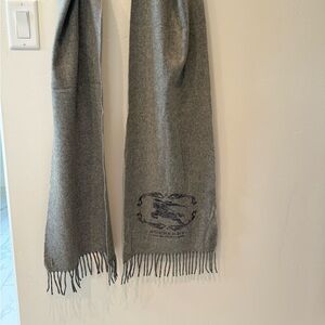 Burberry cashmere scarf